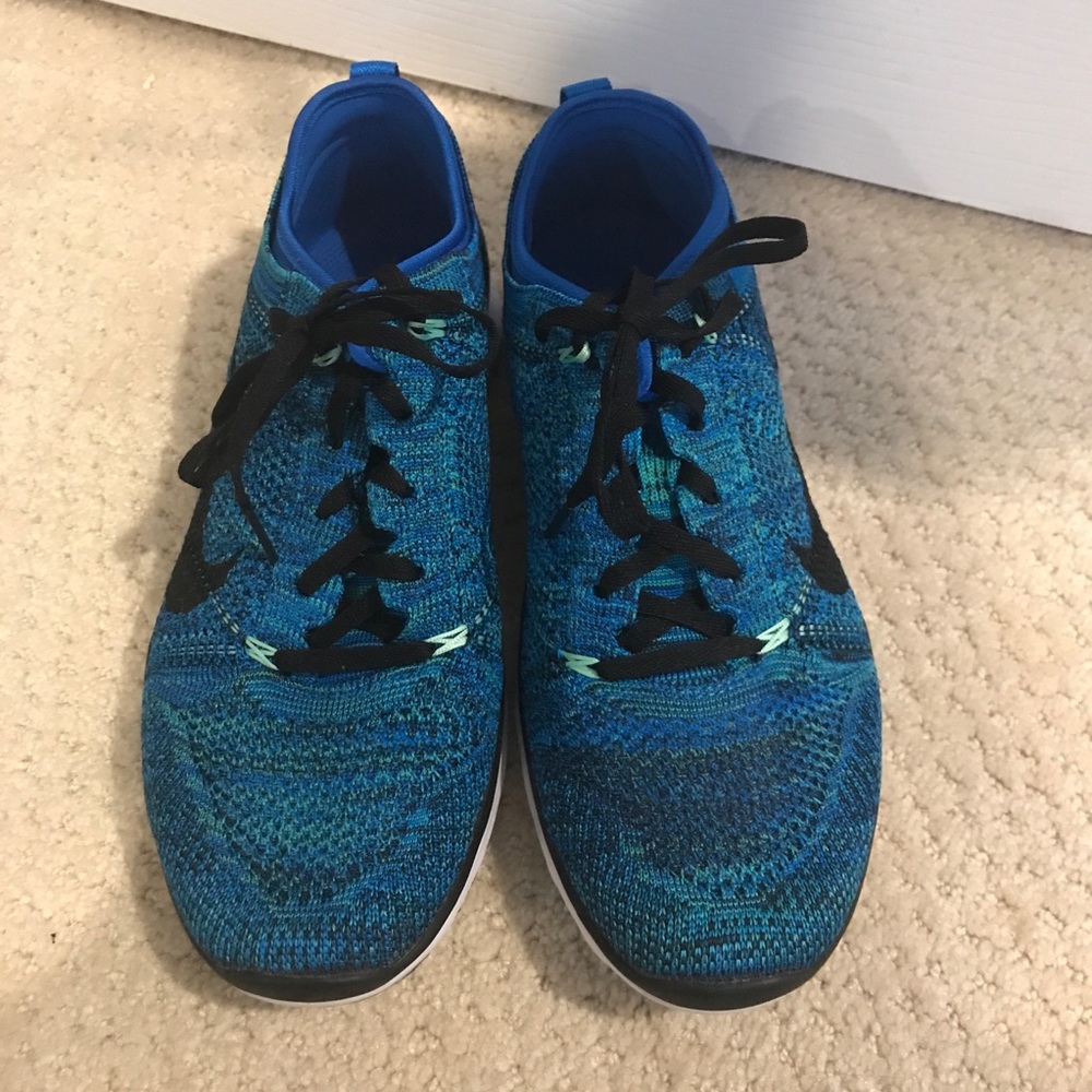 Never worn Nike running sneakers